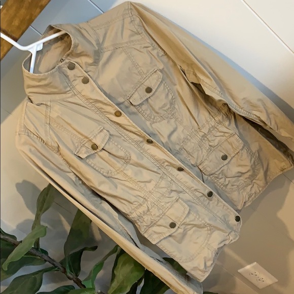 Women’s tan utility jacket. St. John’s Bay. Size S - Picture 2 of 3